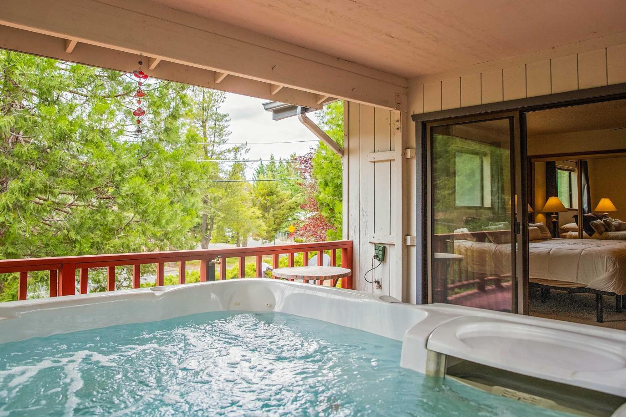 Rustic Groveland Home Private Hot Tub, Deck And Bbq 外观 照片